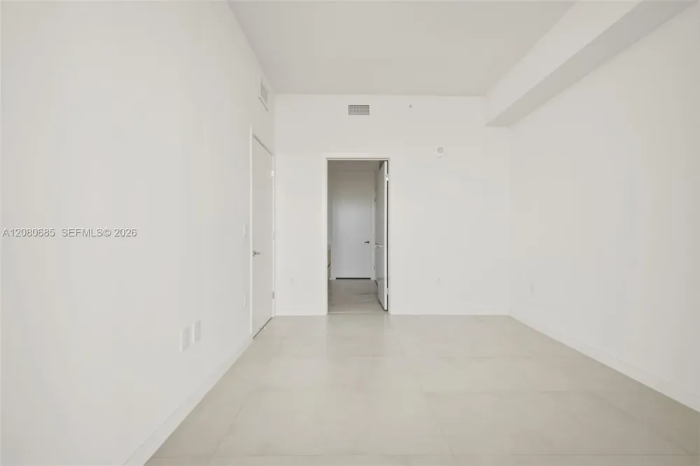 1400 Biscayne Blvd #2304 Miami, FL 33132