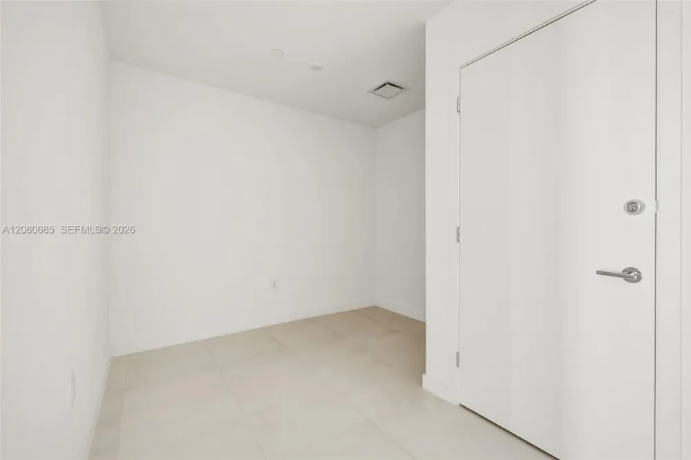 1400 Biscayne Blvd #2304 Miami, FL 33132
