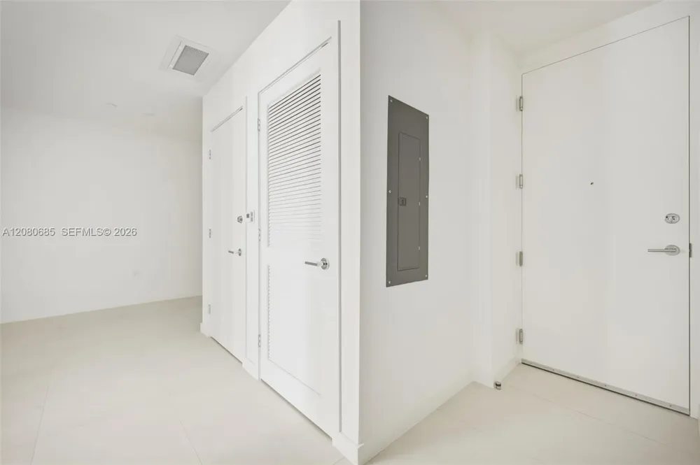 1400 Biscayne Blvd #2304 Miami, FL 33132
