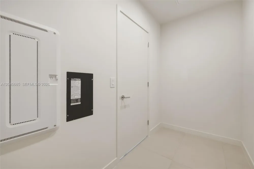 1400 Biscayne Blvd #2304 Miami, FL 33132