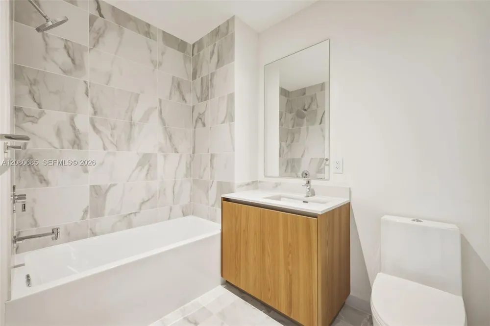 1400 Biscayne Blvd #2304 Miami, FL 33132