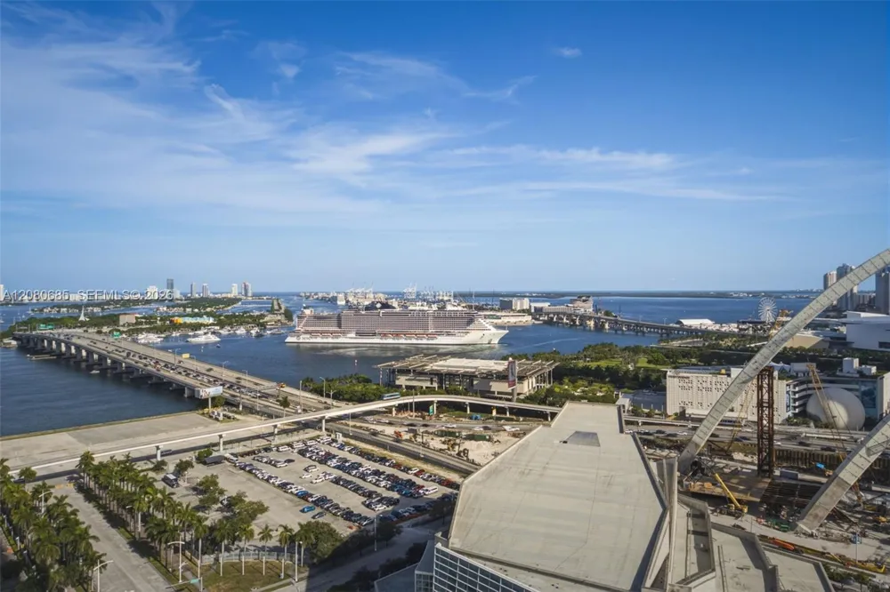 1400 Biscayne Blvd #2304 Miami, FL 33132