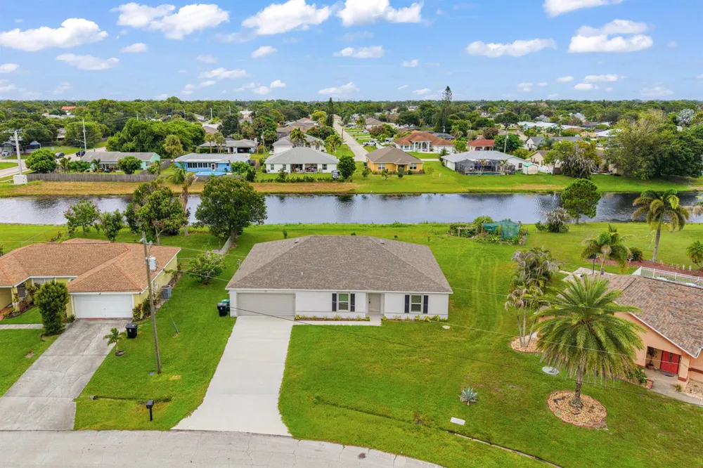 2386 SE Manor Avenue Port St. Lucie, FL 34952
