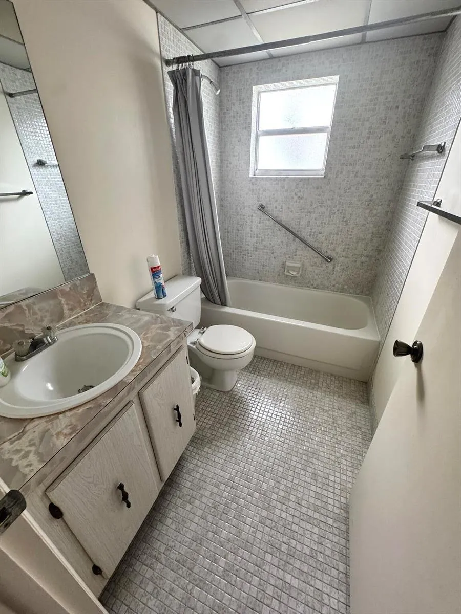 32 NORMANDY A #32 Delray Beach, FL 33484