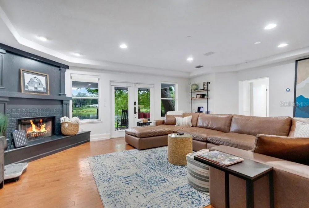 2227 HOWARD DRIVE Winter Park, FL 32789