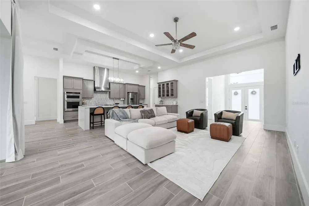 555 SANCTUARY GOLF PLACE Apopka, FL 32712