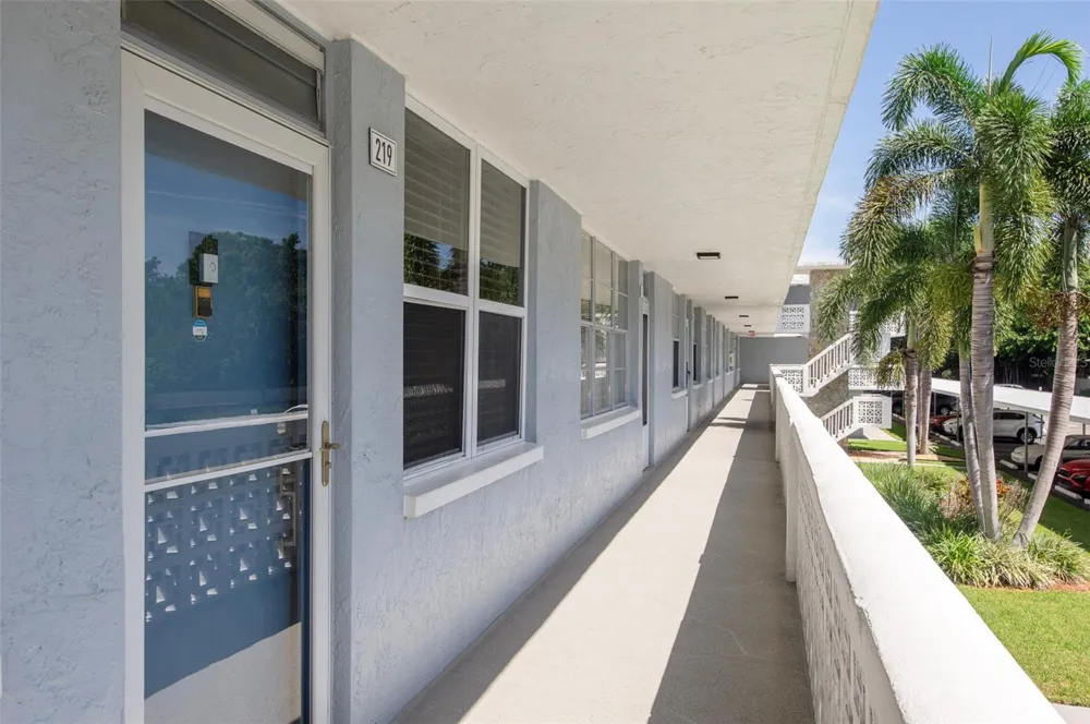 4720 LOCUST STREET NE #219 St Petersburg, FL 33703