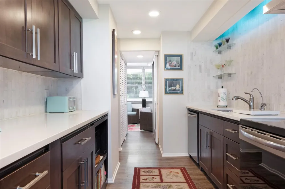 4720 LOCUST STREET NE #219 St Petersburg, FL 33703
