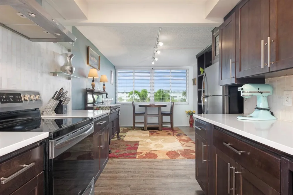 4720 LOCUST STREET NE #219 St Petersburg, FL 33703