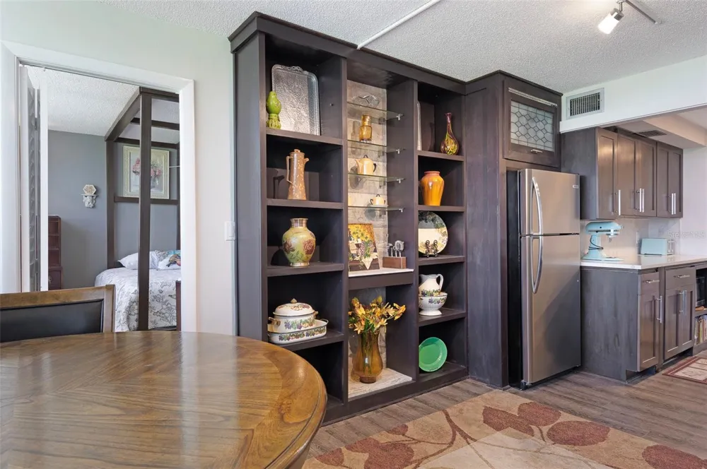4720 LOCUST STREET NE #219 St Petersburg, FL 33703