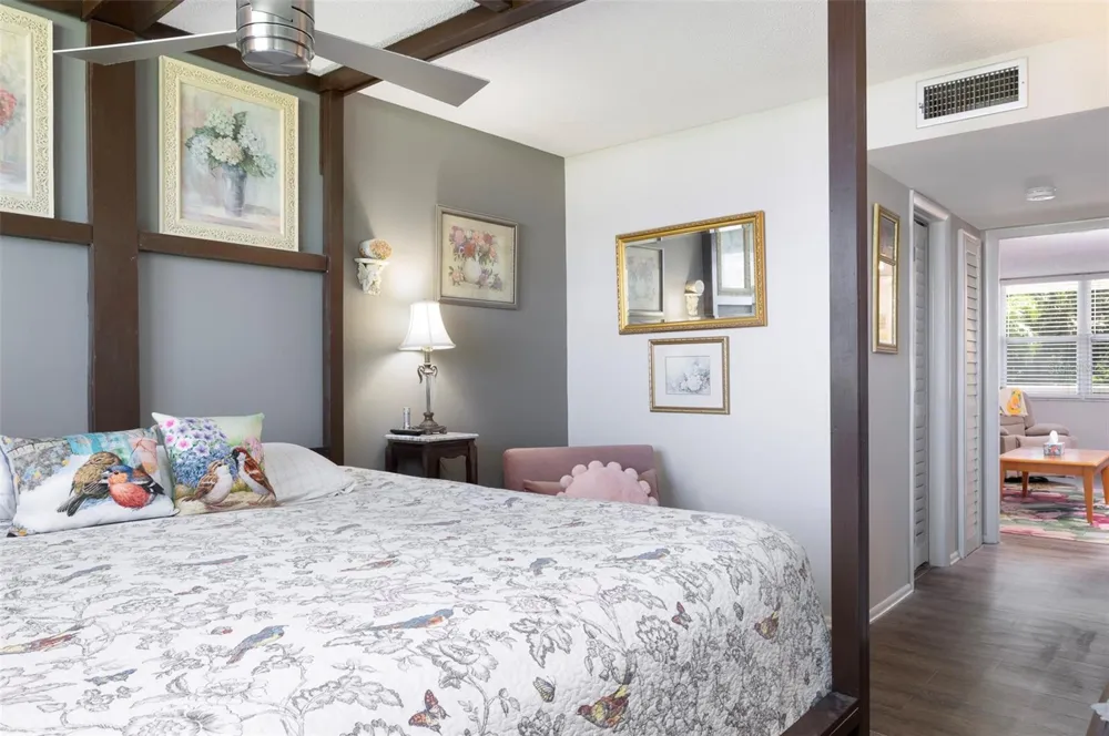 4720 LOCUST STREET NE #219 St Petersburg, FL 33703