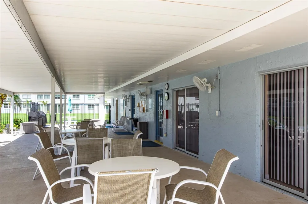 4720 LOCUST STREET NE #219 St Petersburg, FL 33703