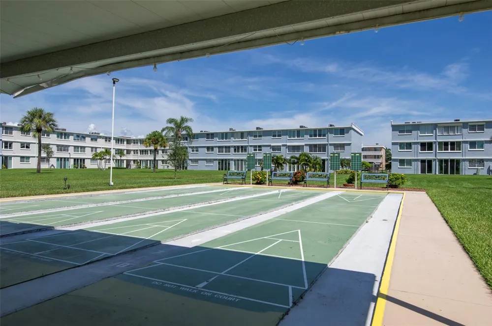 4720 LOCUST STREET NE #219 St Petersburg, FL 33703