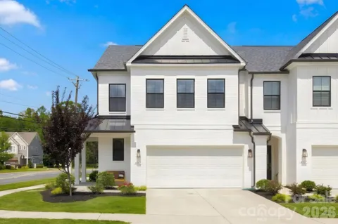 6007 Mariemont Circle