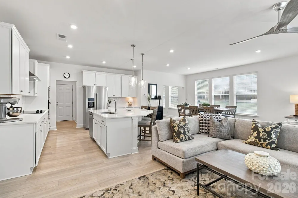 6007 Mariemont Circle Charlotte, NC 28226