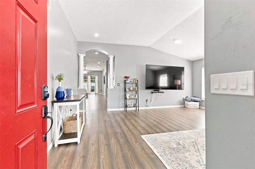 9710 WHITE BARN WAY Riverview, FL 33569