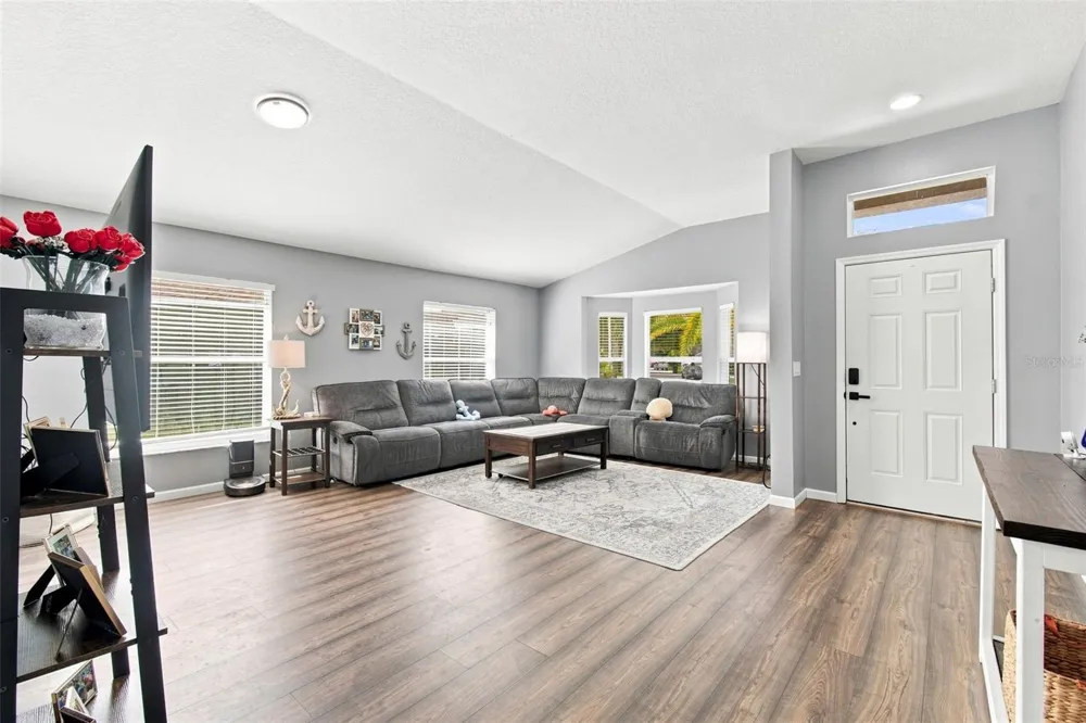 9710 WHITE BARN WAY Riverview, FL 33569
