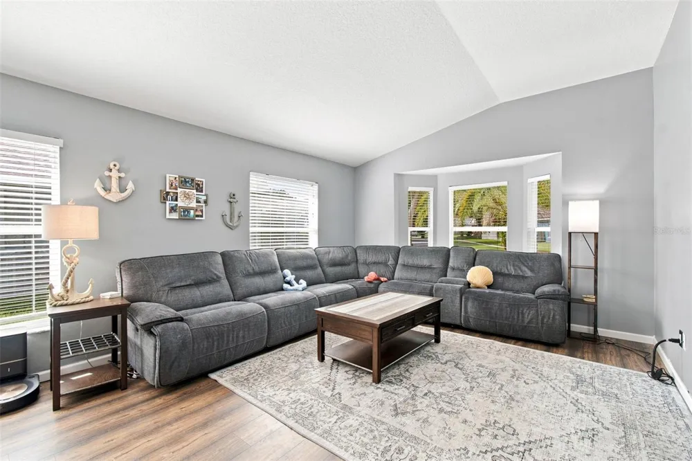 9710 WHITE BARN WAY Riverview, FL 33569