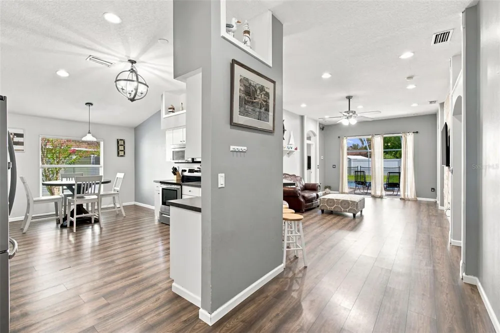 9710 WHITE BARN WAY Riverview, FL 33569