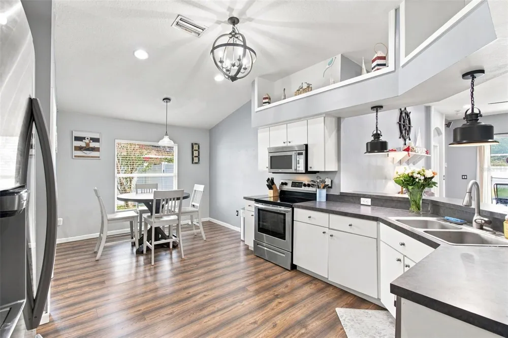 9710 WHITE BARN WAY Riverview, FL 33569