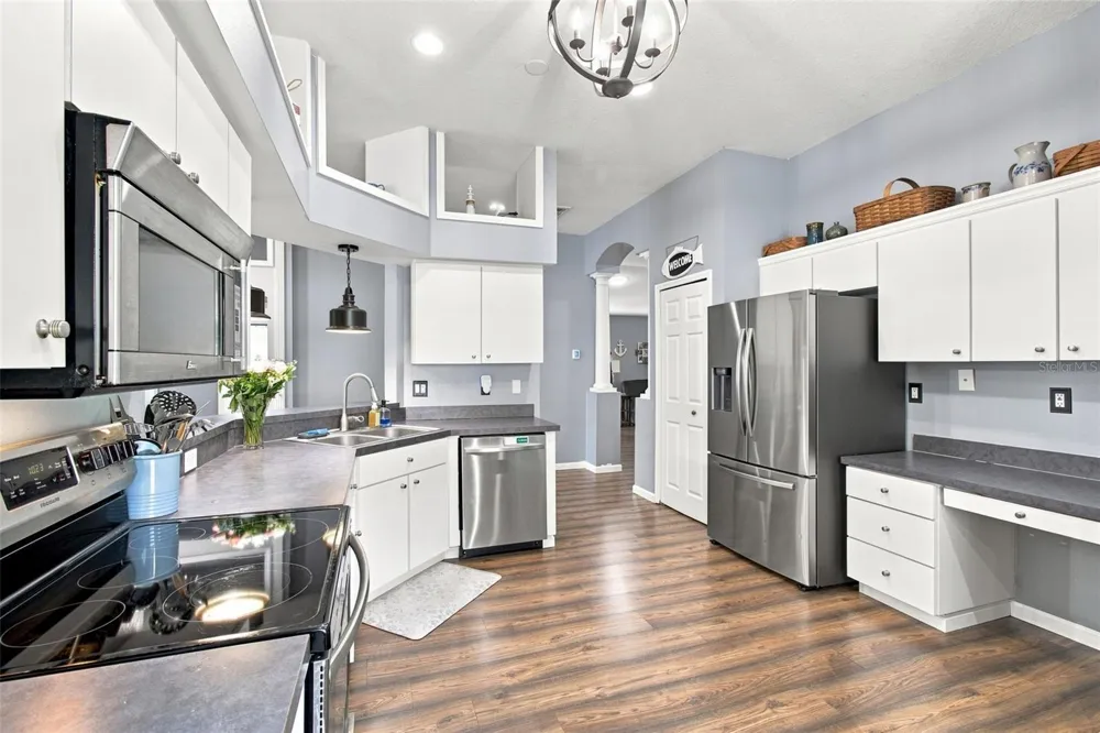 9710 WHITE BARN WAY Riverview, FL 33569