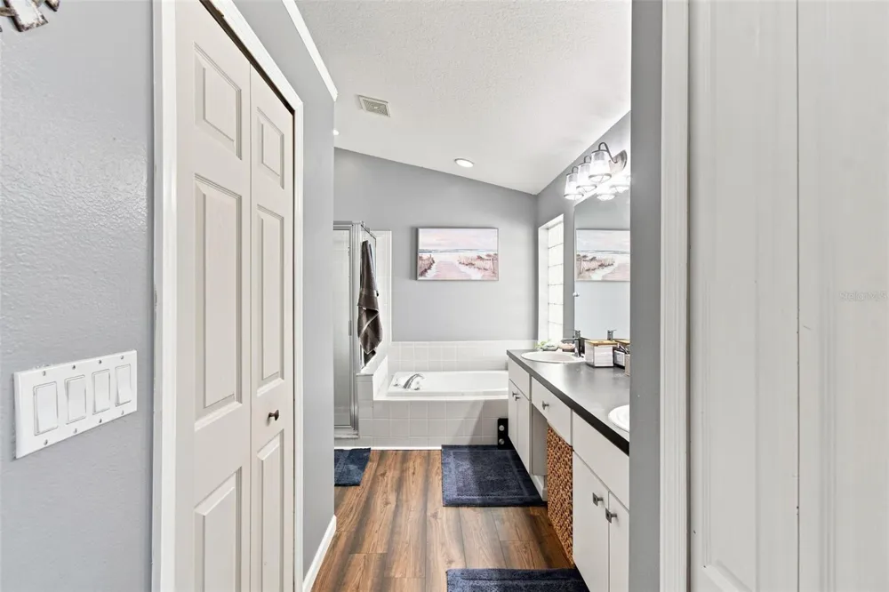 9710 WHITE BARN WAY Riverview, FL 33569