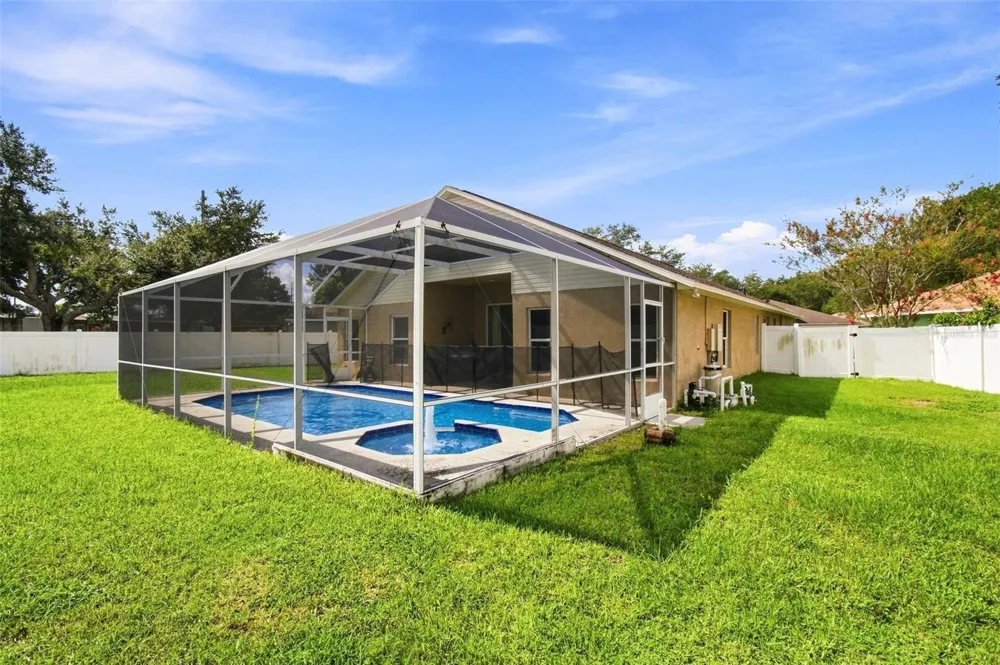 9710 WHITE BARN WAY Riverview, FL 33569
