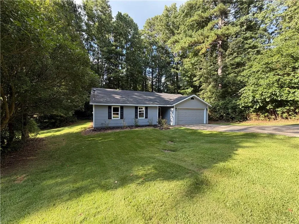 613 Blue Flag Lane Fairburn, GA 30213