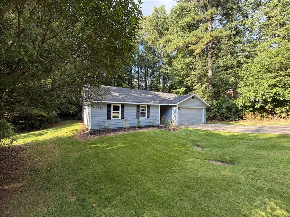 613 Blue Flag Lane Fairburn, GA 30213