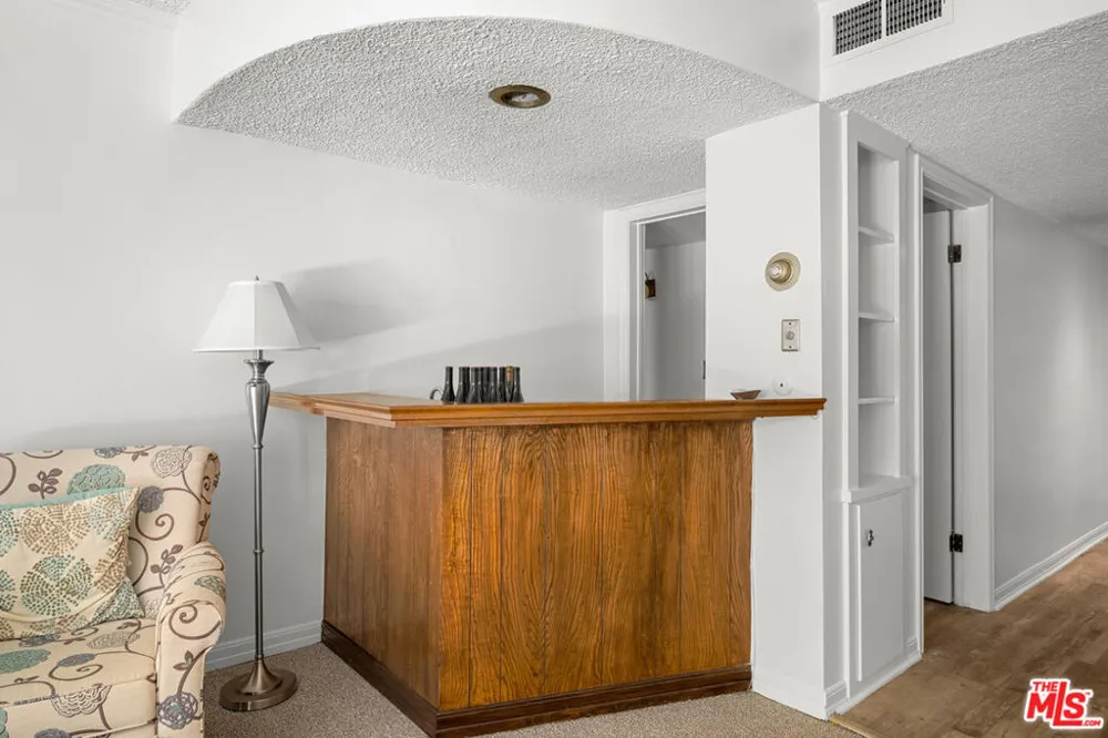 4445 Cartwright Avenue #110 Toluca Lake, CA 91602