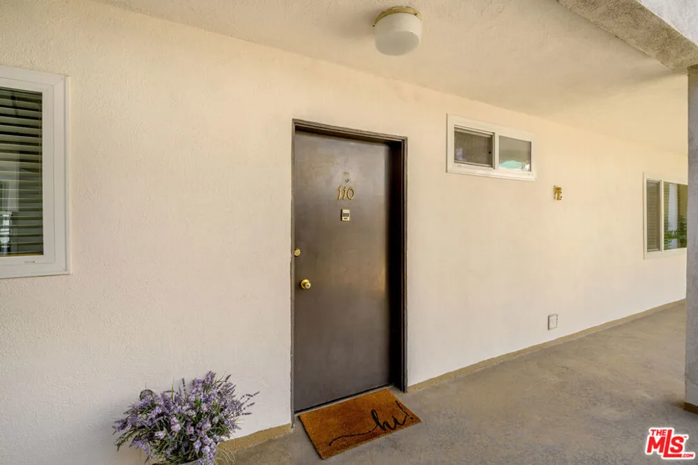 4445 Cartwright Avenue #110 Toluca Lake, CA 91602