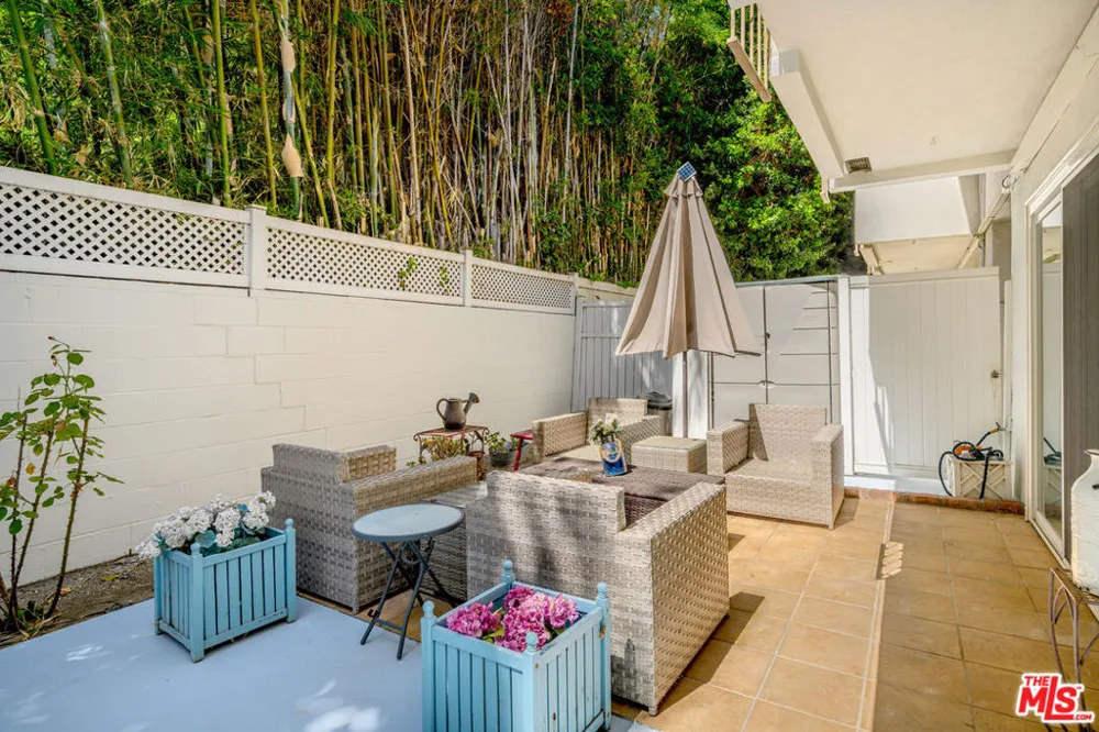4445 Cartwright Avenue #110 Toluca Lake, CA 91602