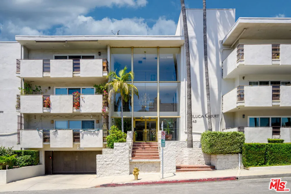 4445 Cartwright Avenue #110 Toluca Lake, CA 91602