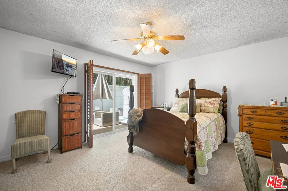 4445 Cartwright Avenue #110 Toluca Lake, CA 91602