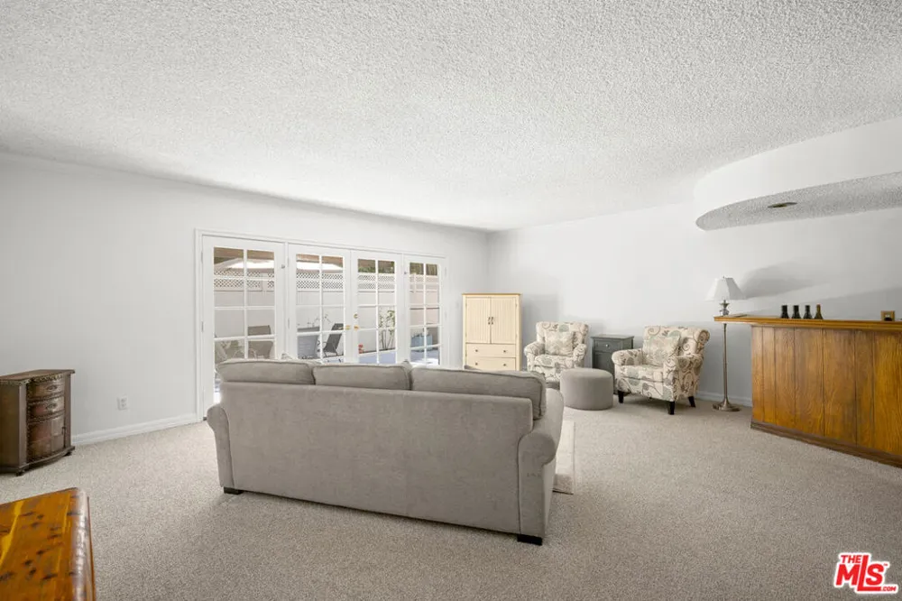 4445 Cartwright Avenue #110 Toluca Lake, CA 91602