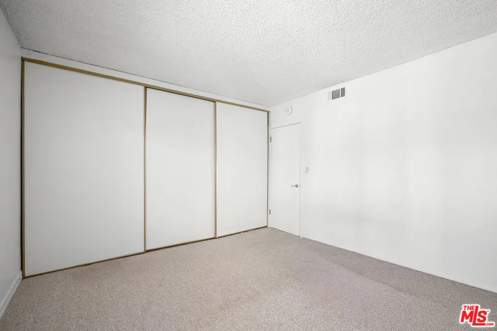 4445 Cartwright Avenue #110 Toluca Lake, CA 91602