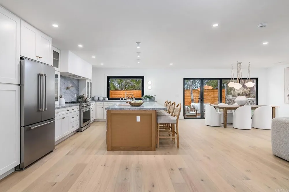 602 Fresca St Solana Beach, CA 92075