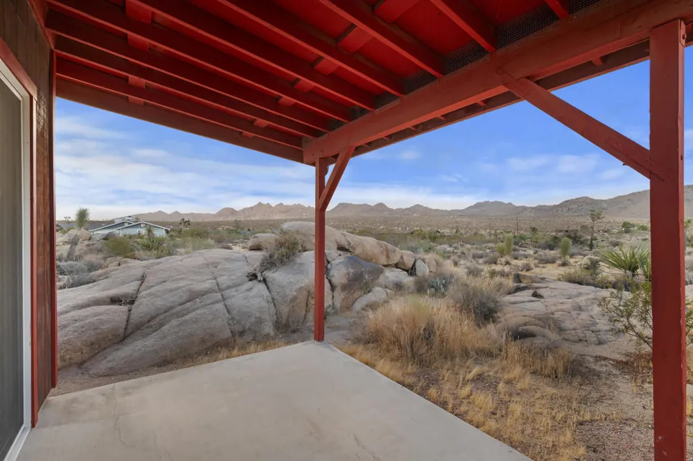 8427 Rock Haven Road Joshua Tree, CA 92252