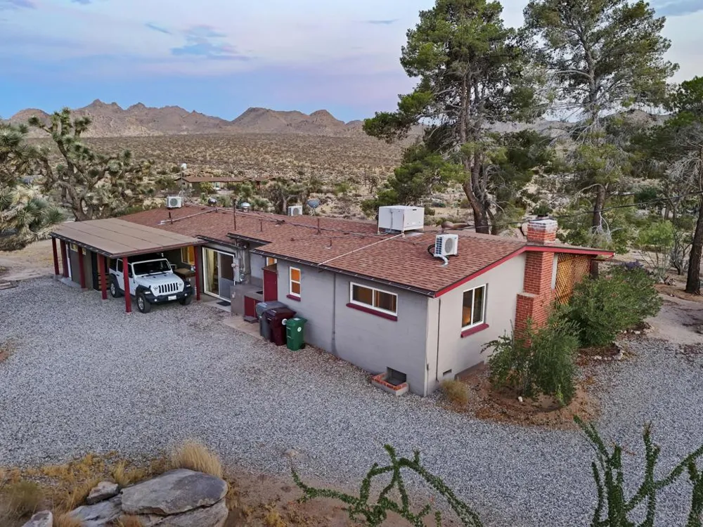 8427 Rock Haven Road Joshua Tree, CA 92252