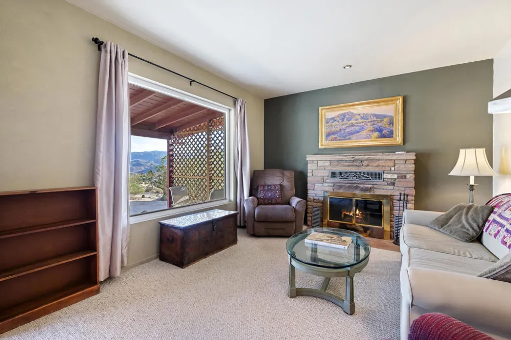 8427 Rock Haven Road Joshua Tree, CA 92252