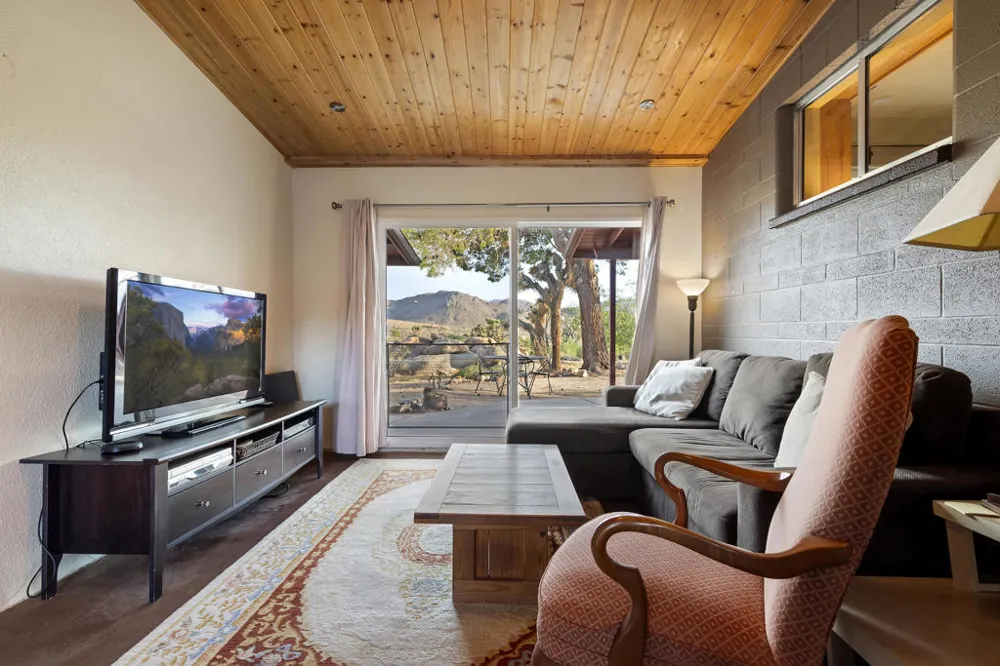 8427 Rock Haven Road Joshua Tree, CA 92252