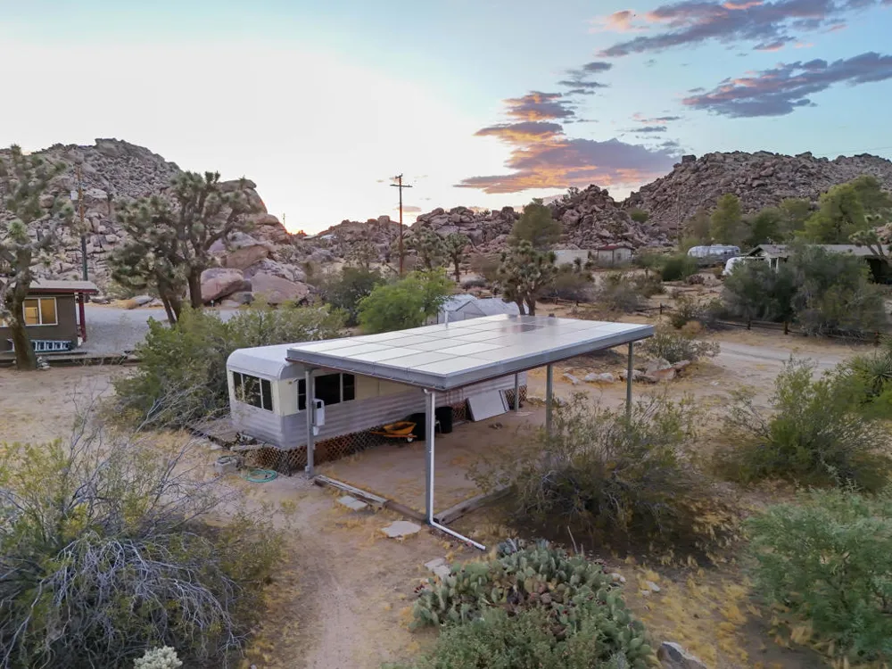 8427 Rock Haven Road Joshua Tree, CA 92252