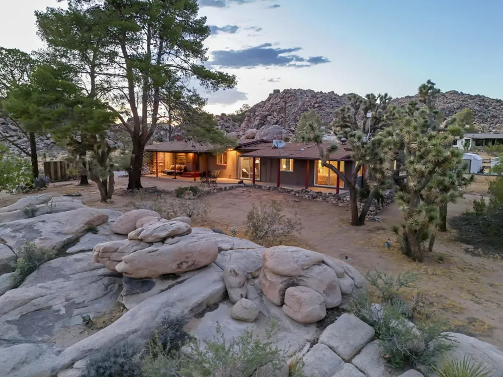 8427 Rock Haven Road Joshua Tree, CA 92252