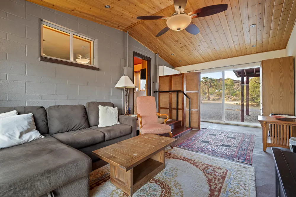 8427 Rock Haven Road Joshua Tree, CA 92252