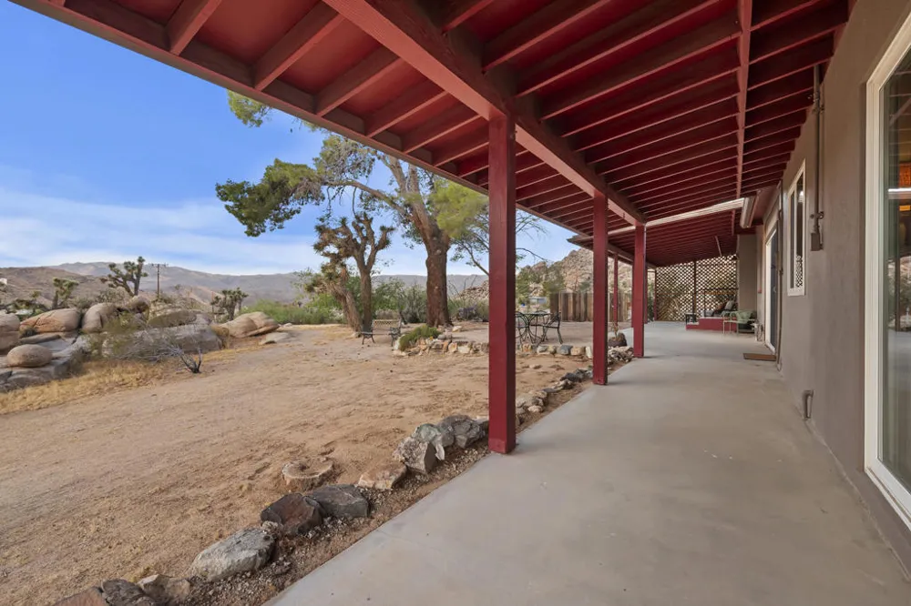 8427 Rock Haven Road Joshua Tree, CA 92252