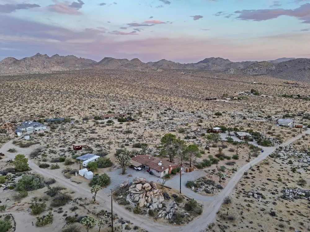 8427 Rock Haven Road Joshua Tree, CA 92252