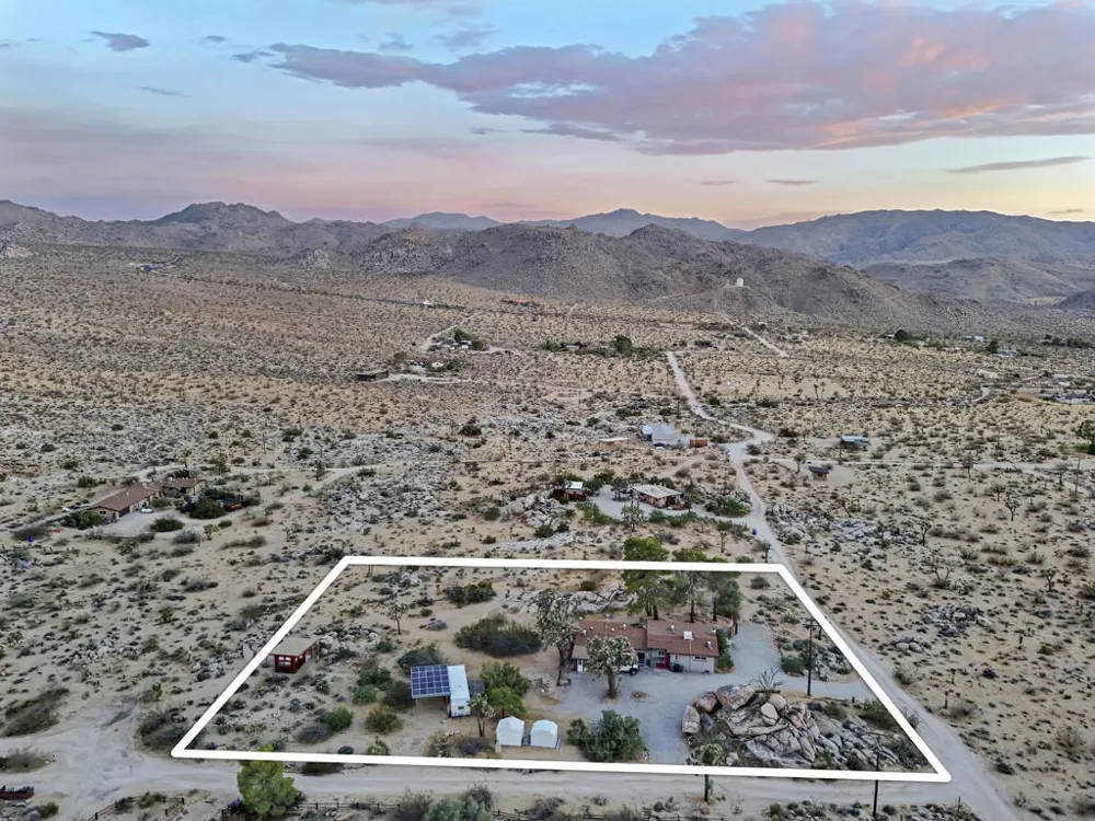 8427 Rock Haven Road Joshua Tree, CA 92252