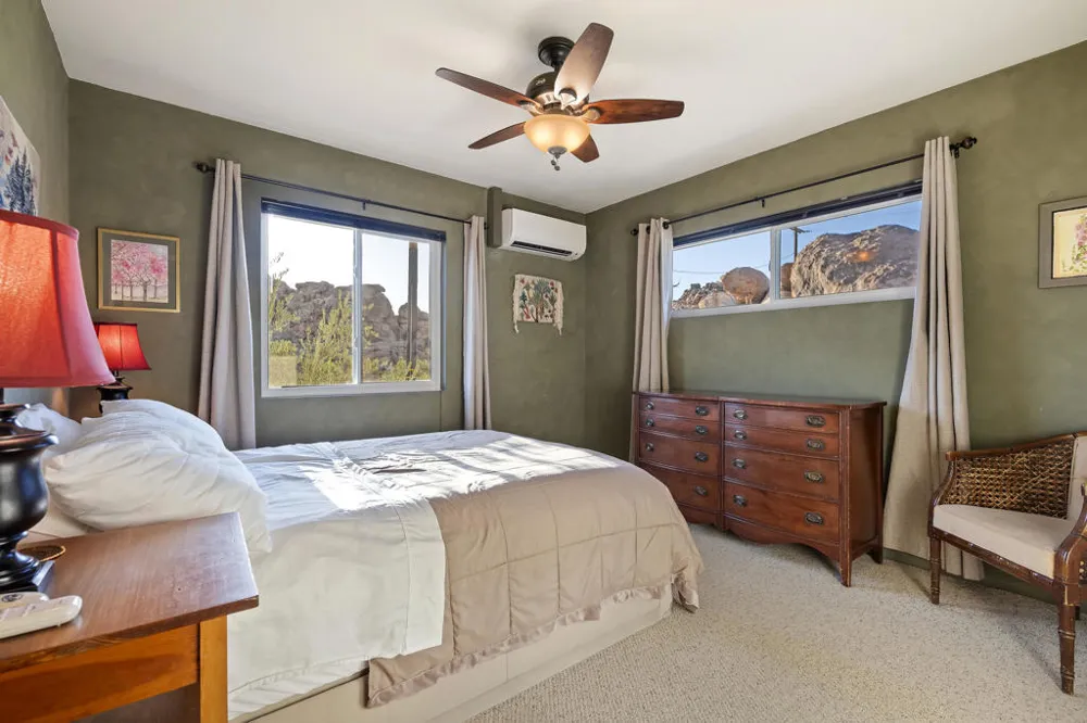 8427 Rock Haven Road Joshua Tree, CA 92252