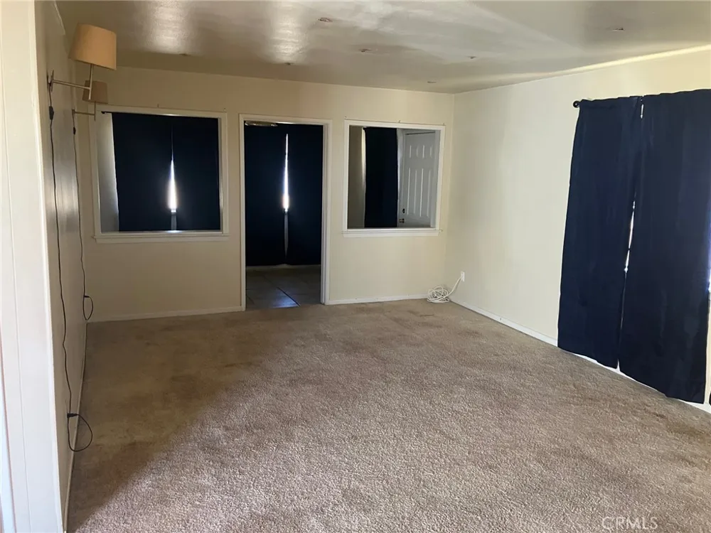 913 E Elizabeth Barstow, CA 92311