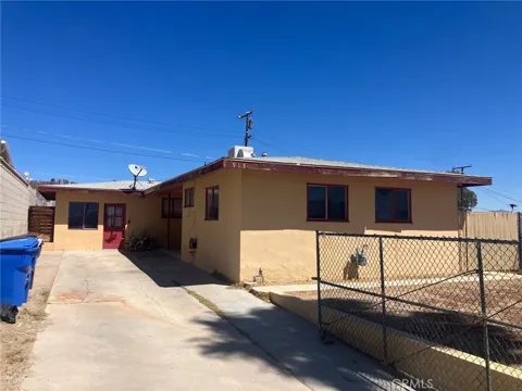 913 E Elizabeth